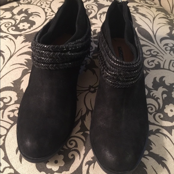 New never worn BCBG Black Ankle Boots - Picture 2 of 6
